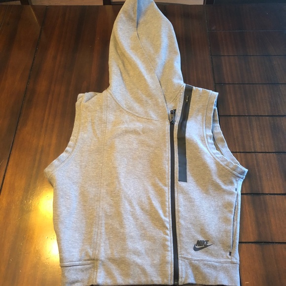 Nike Tops - Nike vest
